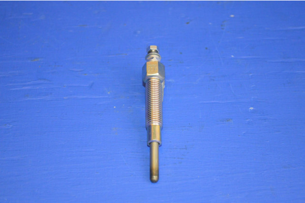 Glow / Heater Plug (11 Volt) 6 Per Engine