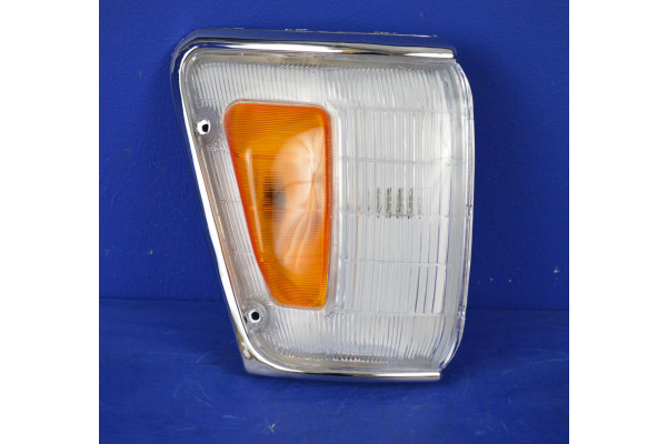 Front Side Lamp Assembly Chrome R/H