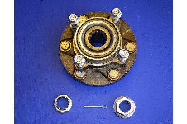 Front Wheel Bearing Hub Assembly With Fitting Bolts
