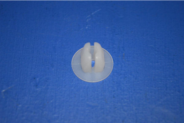 Rear Body Lamp Insert Clip