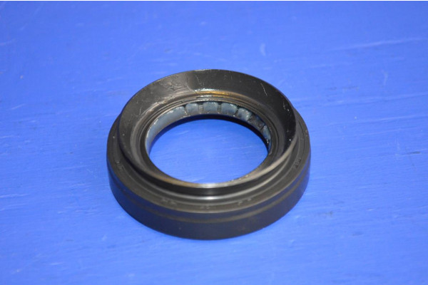Front Differential Seal Side R/H or L/H (37mm ID)