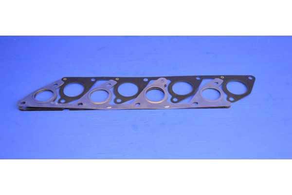 Engine Head - Exhaust / Inlet Manifold Gasket