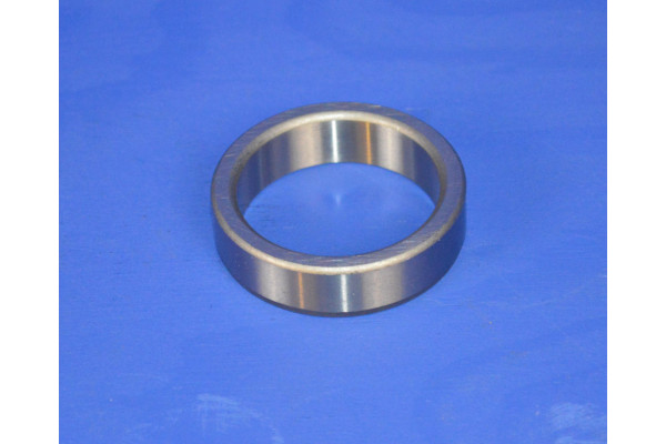 Rear Wheel Bearing Retainer