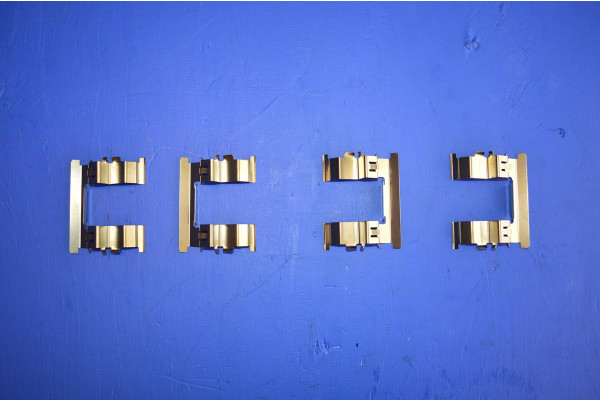 Front Brake Pads Fitting Clips (4)