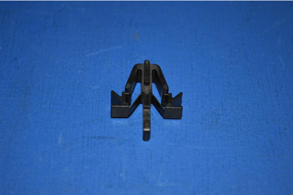 Grille / Headlamp Surround Push In Clip (Genuine)