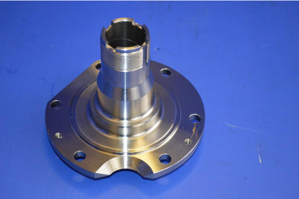 Front Swivel Housing Stub Axle / Spindle L/H