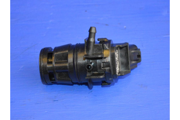 Toyota Front Windscreen Washer Motor / Pump