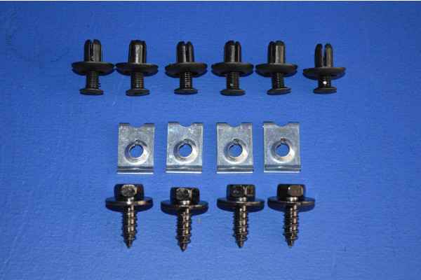 Rear Wheel Arch Inner Wing Liner Fitting Kit (1 Side)