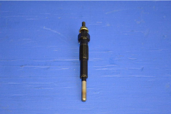 Glow / Heater Plug (11 Volt) 6 Per Engine