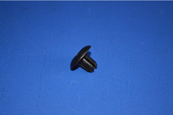 Wheel Arch Inner Wing Liner / Screw Clip