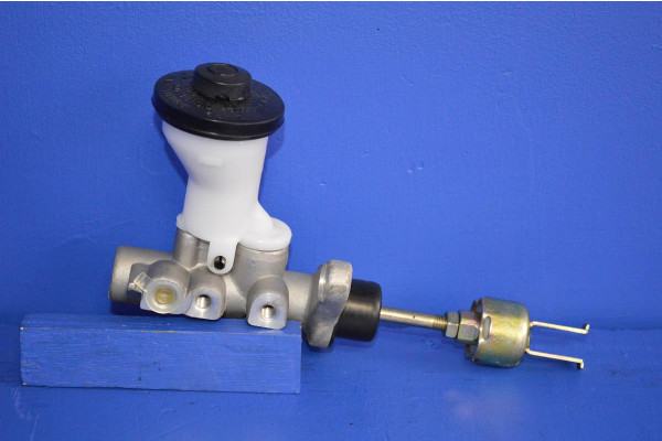 Clutch Master Cylinder (Right Hand Drive)