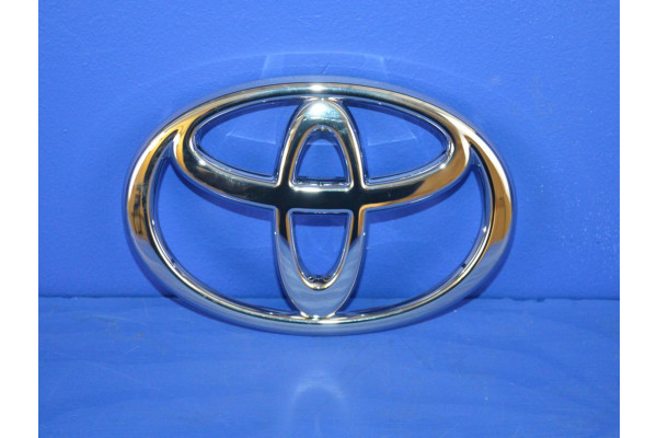 Toyota Hilux Radiator Grille Badge 2006-2017