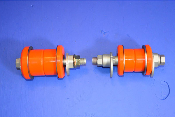 Front Wishbone Lower Bush / Fitting Kit To Chassis One Side