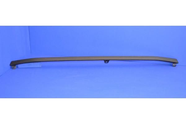 Grille Filler Strip Centre