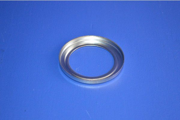 Differential Pinion Oil Storage Ring