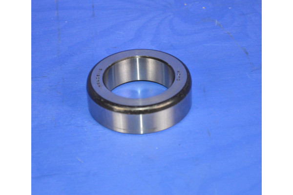 Rear Wheel Bearing Retainer